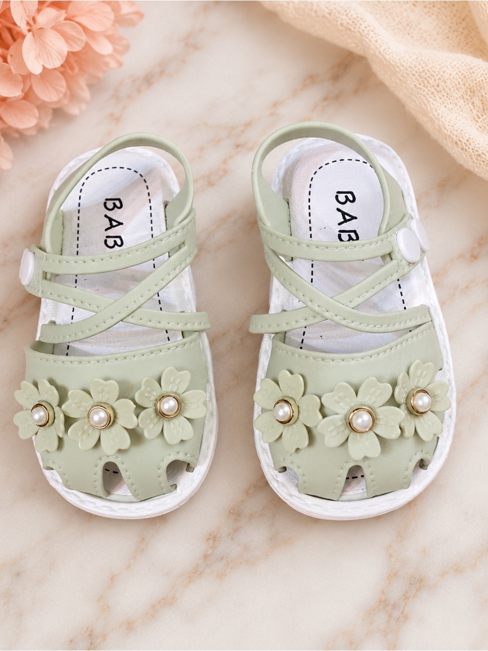 🌸 Girls Spring Green Floral Faux Pearl Sandals Size 21 NEW and Adorable🧚♀️